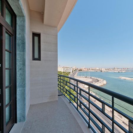 Jr Hotels Bari Grande Albergo Delle Nazioni Εξωτερικό φωτογραφία A balcony